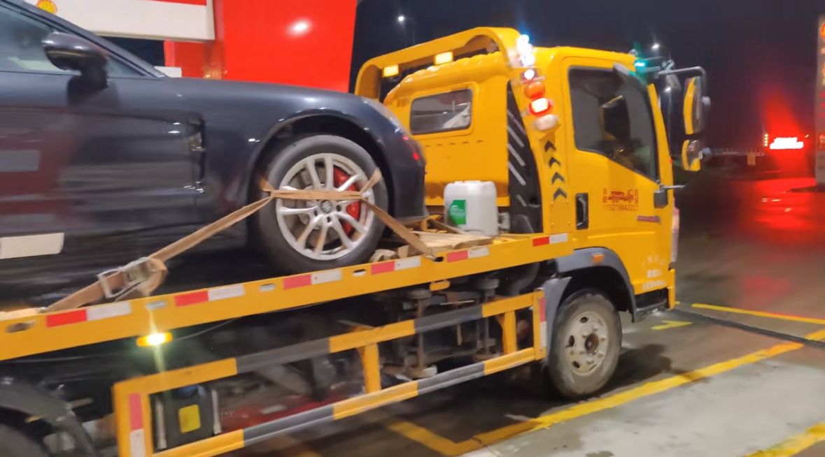 安顺行车途中遇到突发状况该如何呼叫道路救援？